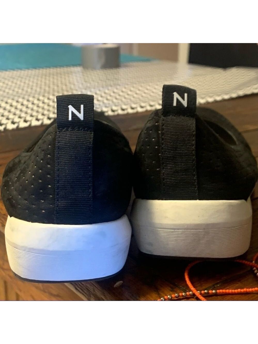 Naturalizer Philippe slip on sneaker 9.5, black with white soles - Picture 4 of 8